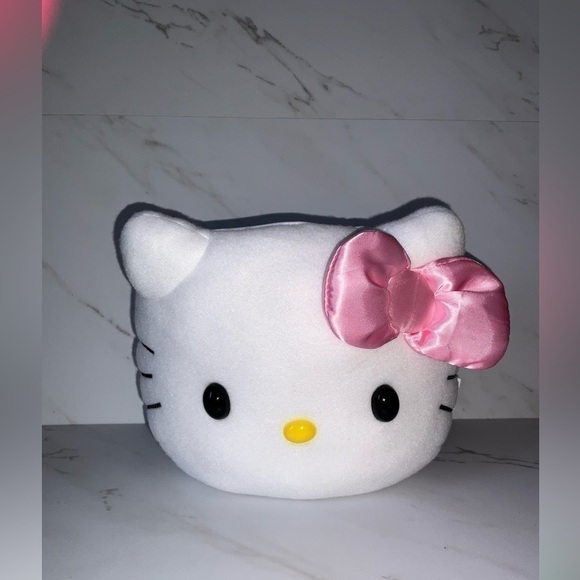 Hello Kitty plush Easter basket/bucket - Picture 3 of 12